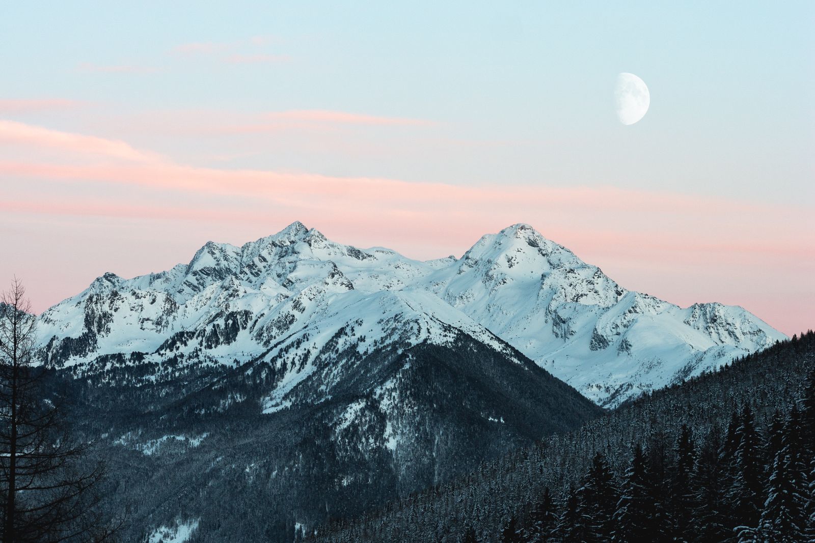 A quiet ridge at the edge of day